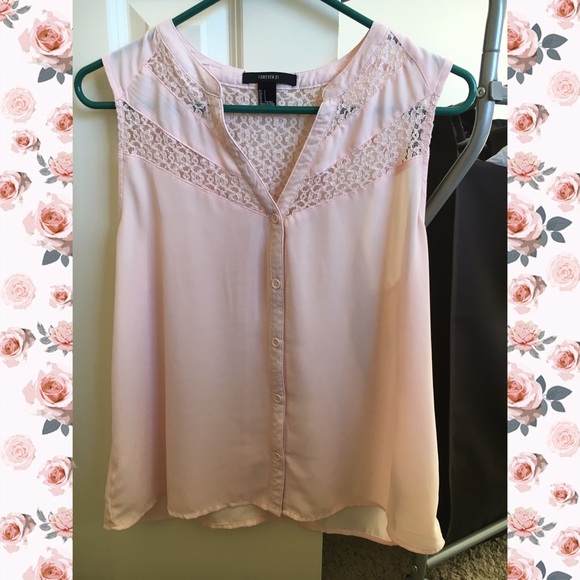 Cute sleeveless button up!