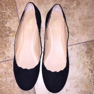 Brand new black ballet flats Nine West