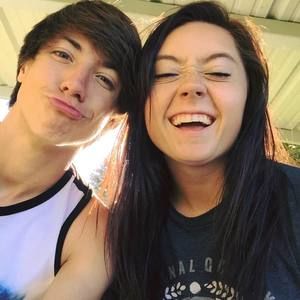 Meet your Posher, Devan