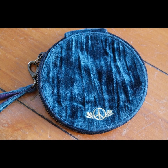 Lucky Brand wristlet ☮️ - Picture 4 of 4