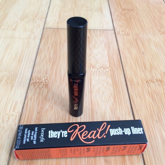 Benefit push up liner (mini travel size)