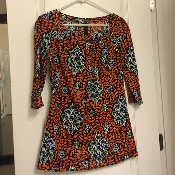 Tory Burch Tunic Size 0. Never worn. Super cute!