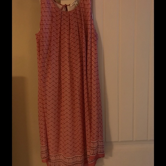 Sleeveless sheath sundress