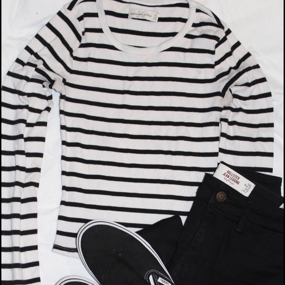 Abercrombie & Fitch XS B&W Stripe Crop Top
