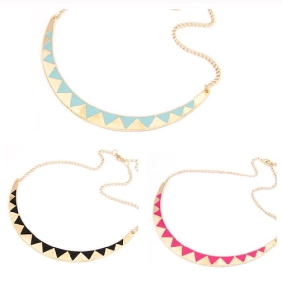 🆑Crescent necklace - Picture 2 of 3