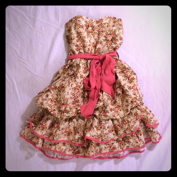 NWT Floral Dress - Picture 1 of 4