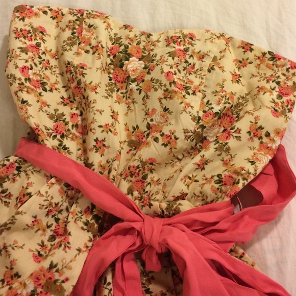 NWT Floral Dress - Picture 4 of 4