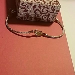 Modern  move  Heart  Shape  Design  Bracelet