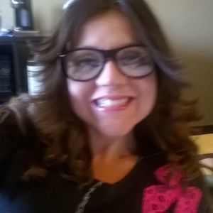 Meet your Posher, Joelle