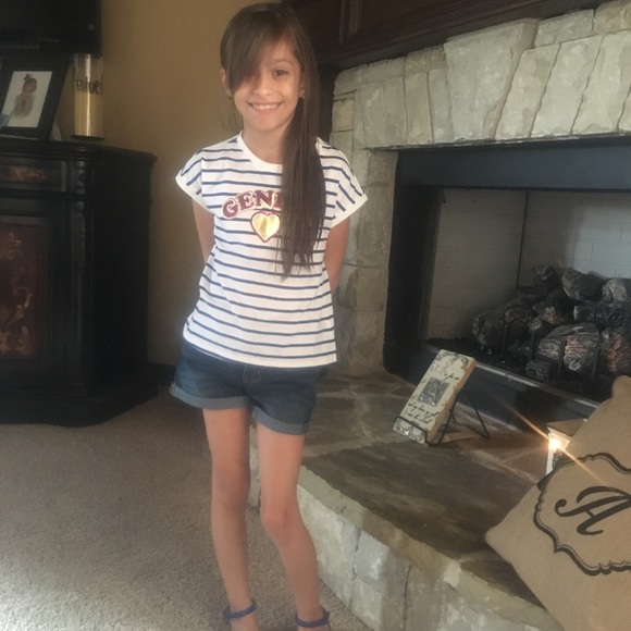 Meet Your Posher! Hi! My name is Melissa! - Picture 4 of 8