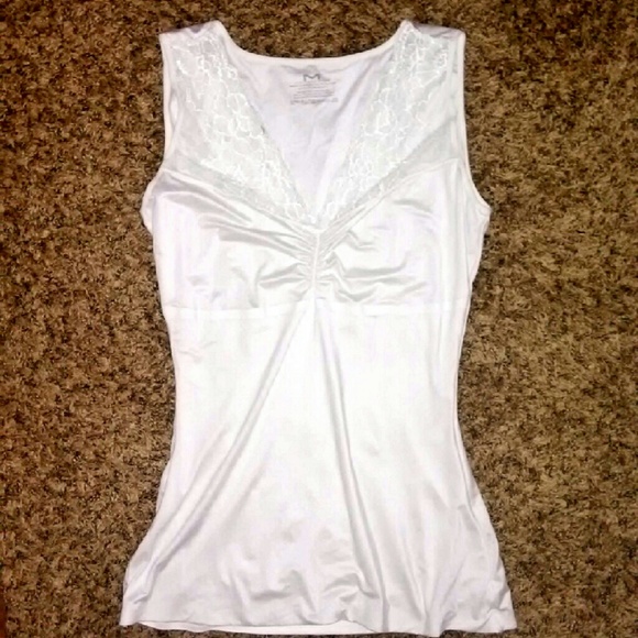 Maidenform Tops - MAKE AN OFFER! New Maidenform V-Neck Tank