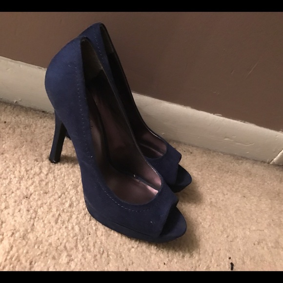 Used - Picture 3 of 3