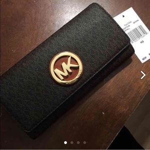 Michael kors wallet