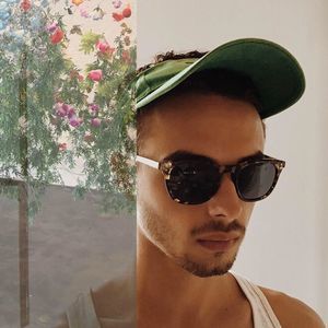 Meet your Posher, Elad