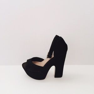 Steve Madden Black Suede Heels