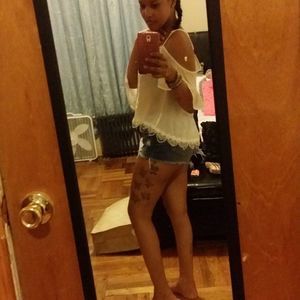 Meet your Posher, Manuela