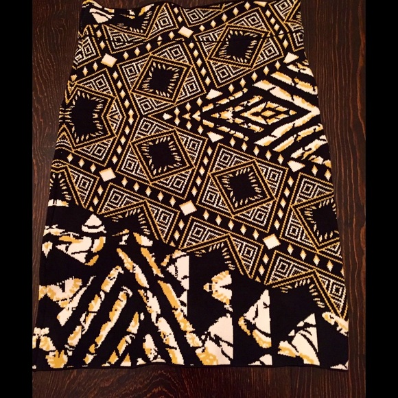 BCBGMAXAZRIA Tribal Skirt - Picture 2 of 4