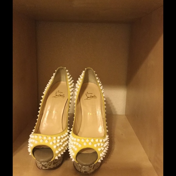 Exclusive studded white & yellow louboutin - Picture 1 of 4