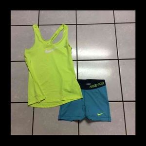 ✌️FS NIKE set med NWOT