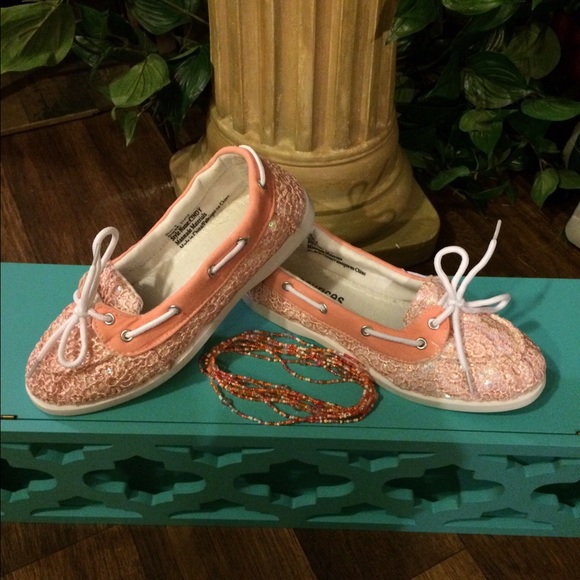NEW PINK & WHITE LACE SEQUIN SPERRY STYLE SHOE 6.5