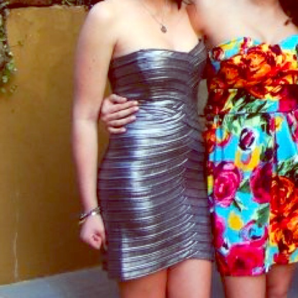 BCBG Metallic Charcoal bondage dress 🕸