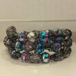 Unisex memory wire beaded bracelet