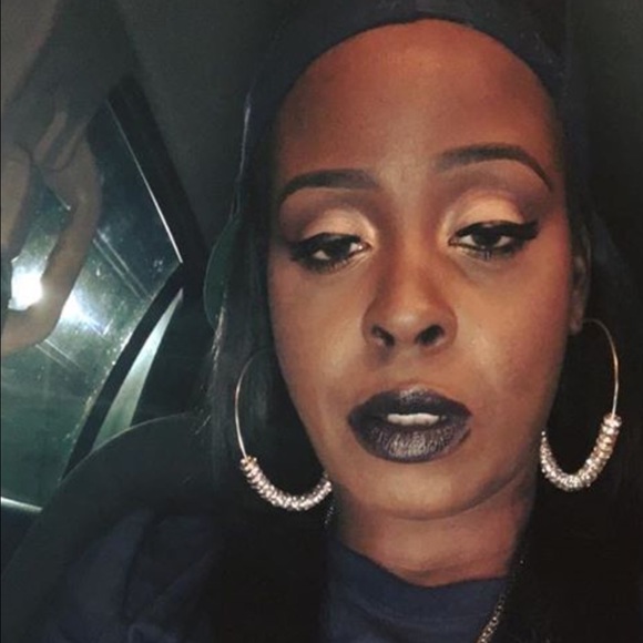 Meet your Posher, Brunetta