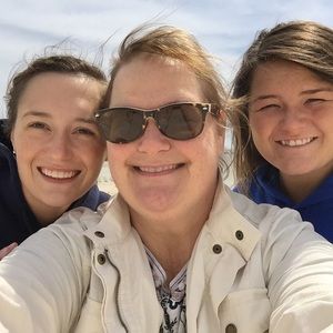 Meet your Posher, Lynn