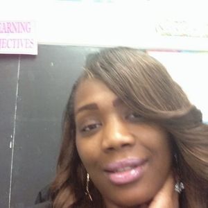 Meet your Posher, Adjoa