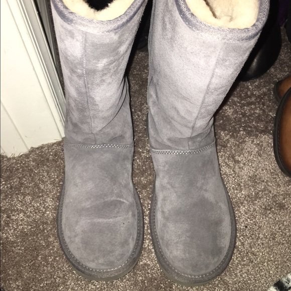 Ugg Gray zipper boot size 7