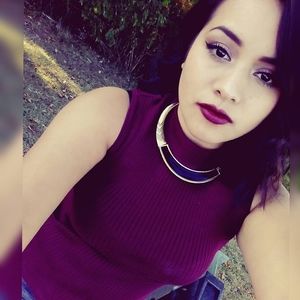 Meet your Posher, Esmeralda