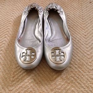 Silver, Tory Burch Reva flat