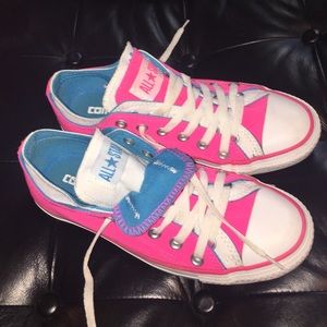 Pink! Converse!