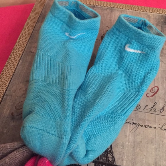 ONLY 1 LEFT! Nike No Show Socks, 3 Pairs - Picture 4 of 4