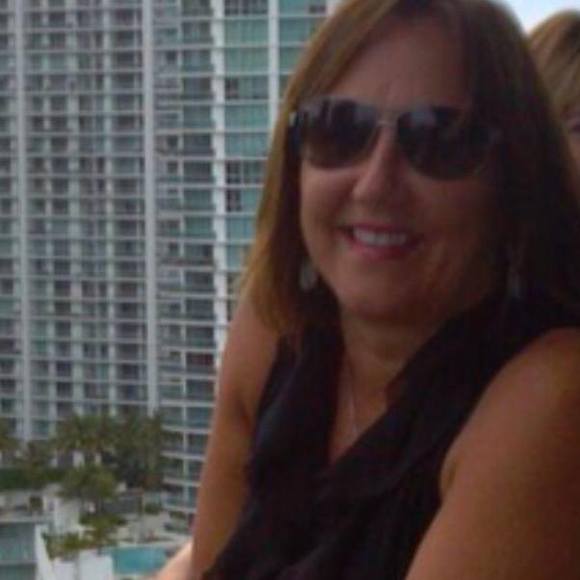 Meet your Posher, Laura - Picture 1 of 1