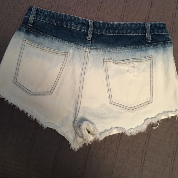 Shorts. Size 30. - Picture 2 of 3