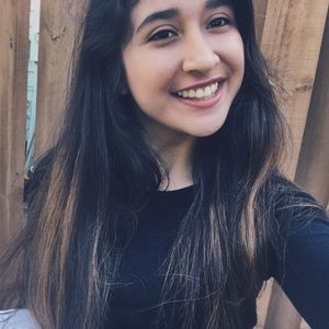 Meet your Posher, Selena