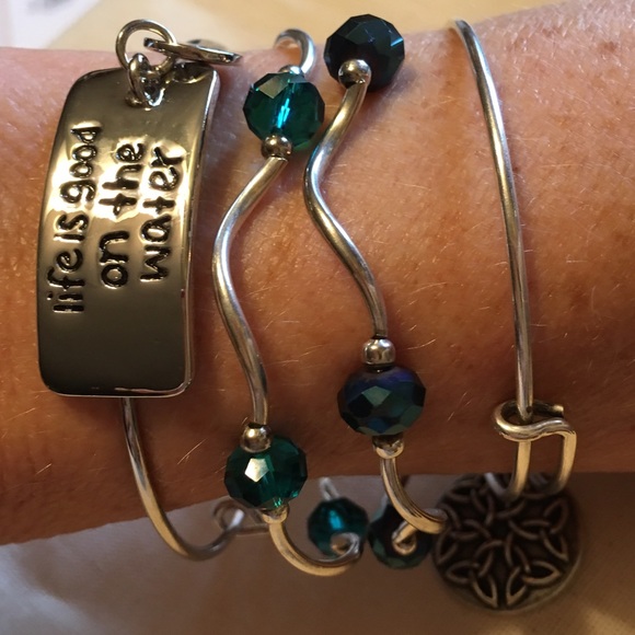 ✅Life is Good on the Water Bracelet✅ - Picture 2 of 4