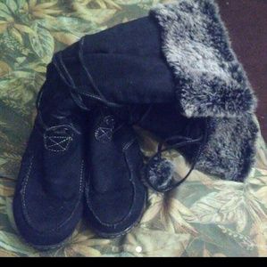 Suede boots with fur