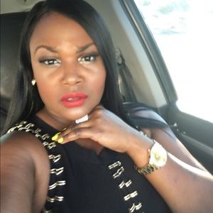 Meet your Posher, Dionna