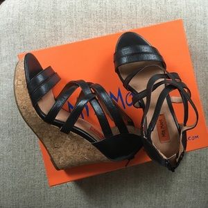 Miz Mooz Kiara, Black