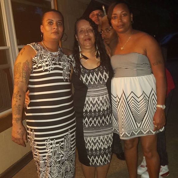 Meet your Posher, Lillian - Picture 1 of 1