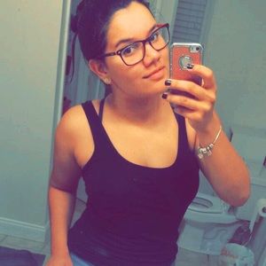 Meet your Posher, Ana