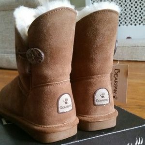 SOLD Womens Rosie Hickory Bearpaw boots