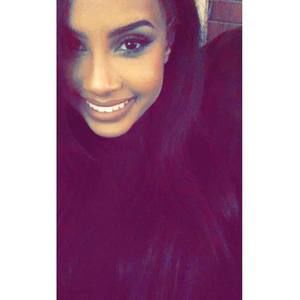 Meet your Posher, Naima
