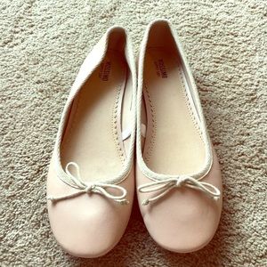 Ballet flats
