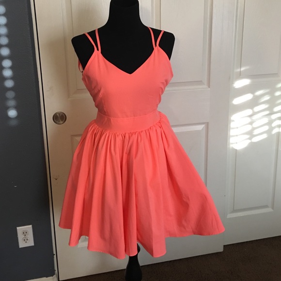 Peach tutu backless dress! never worn. Size M
