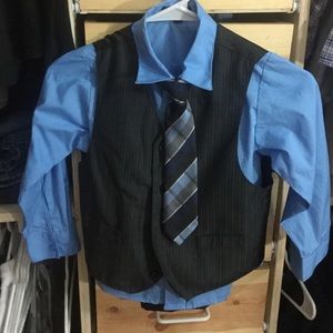 Boys suit size 7