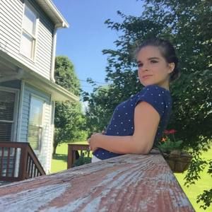 Meet your Posher, Chloe