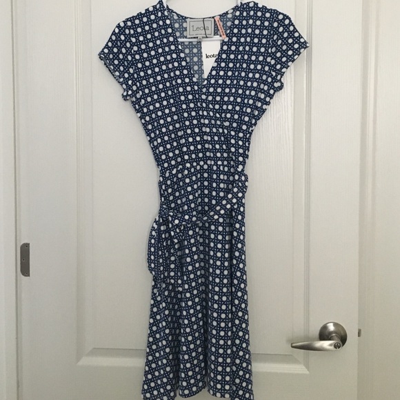 New Leota mini perfect wrap dress size XS